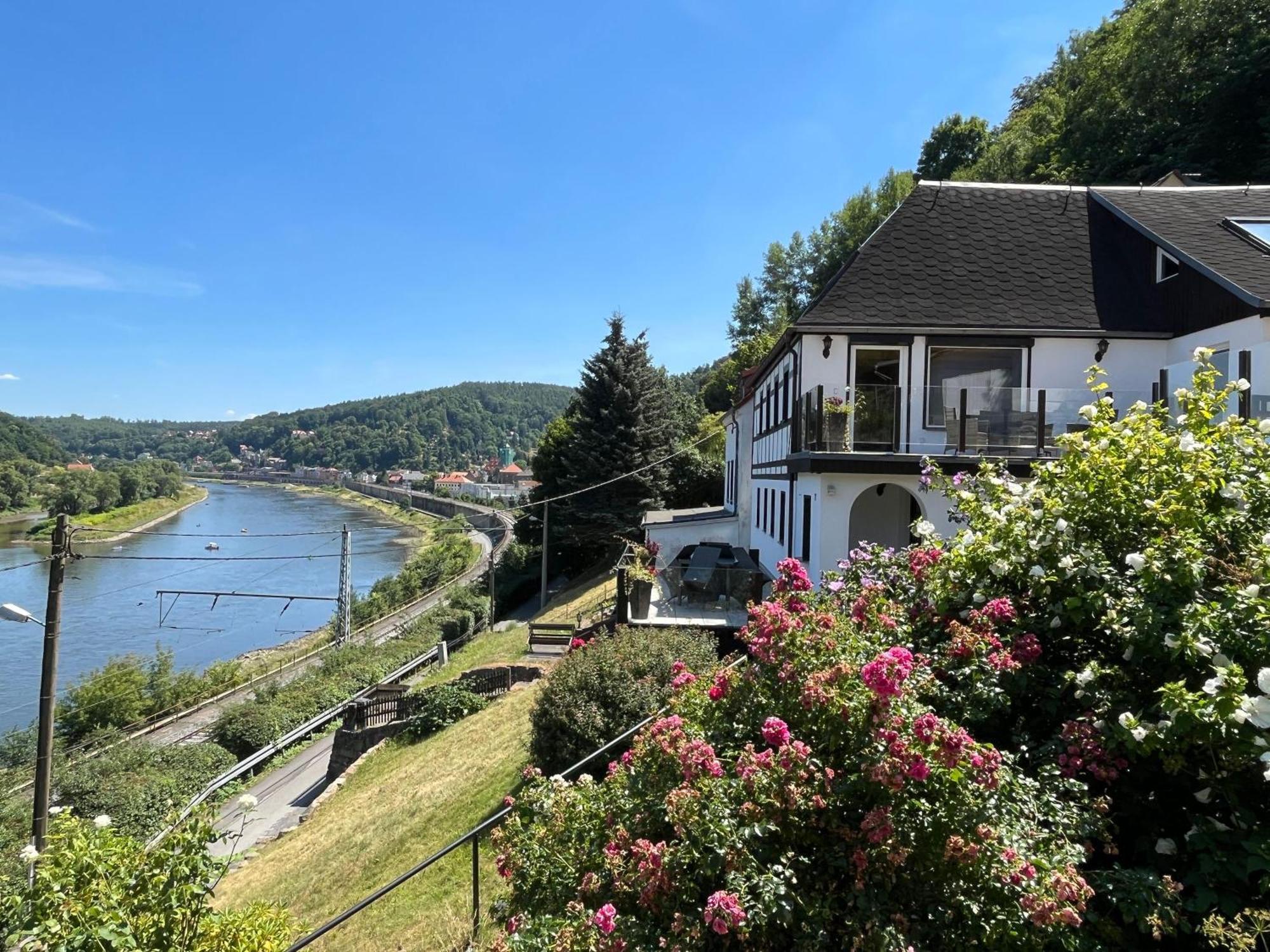 Saechsische-Schweiz-Ferienhaus-Wohnung-1-Mit-Elbblick-Sauna-Und-Kamin Königstein an der Elbe Exteriör bild